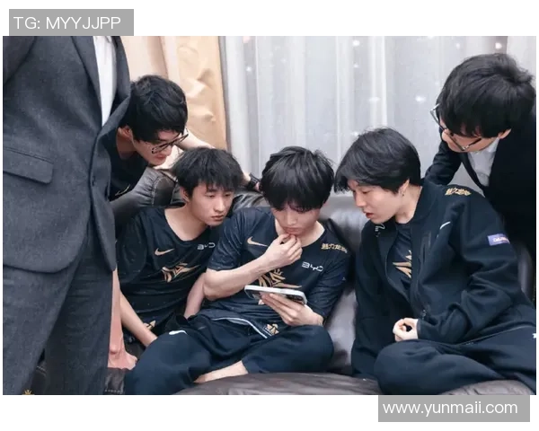 勇士逆转猛龙再创辉煌展现团队精神与顽强斗志的精彩对决 勇士逆转猛龙再创辉煌展现团队精神与顽强斗志的精彩对决