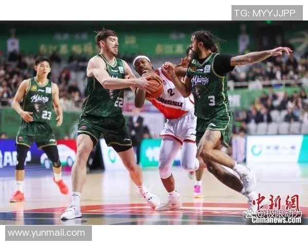 广东队与福建队激战正酣直播CBA精彩瞬间不容错过
